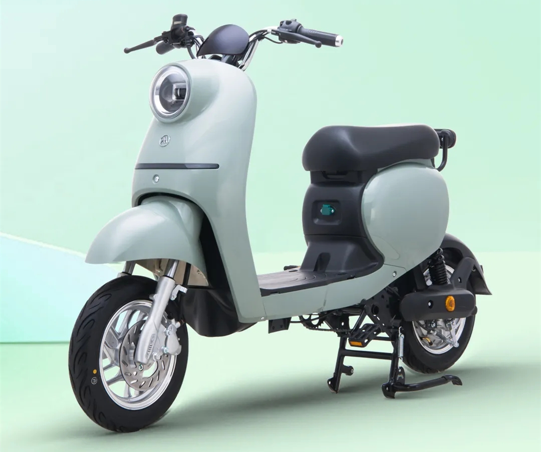 愛瑪,臺(tái)鈴?fù)瞥鲂聡?guó)標(biāo)電動(dòng)車,一次續(xù)航超過(guò)70公里,你更看.